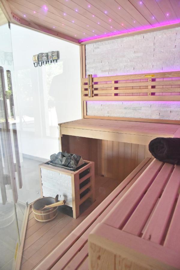 Villa Lux Nina With Six Bedrooms, Private Pool, Sauna Zadar Ngoại thất bức ảnh