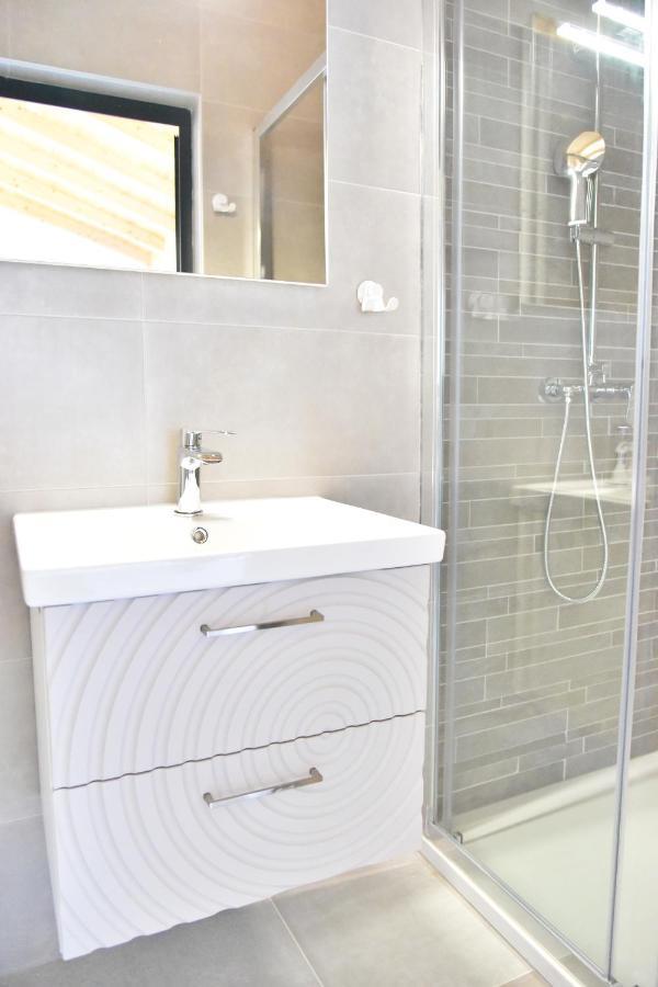 Villa Lux Nina With Six Bedrooms, Private Pool, Sauna Zadar Ngoại thất bức ảnh