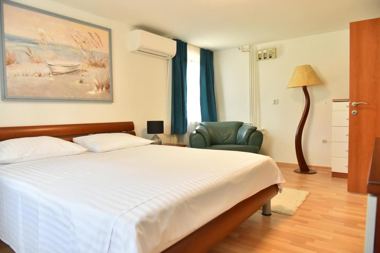 Villa Lux Nina With Six Bedrooms, Private Pool, Sauna Zadar Ngoại thất bức ảnh